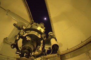 薄雲がありましたが、月はよく見えました