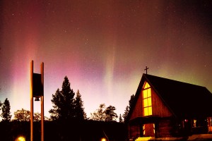終盤のオーロラと教会