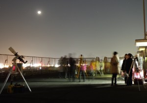 屋上での観望（1）